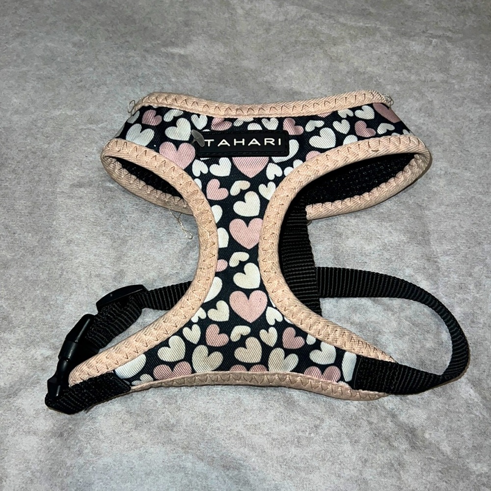 Ellie Tahari black & 💖 dog harness EUC size small